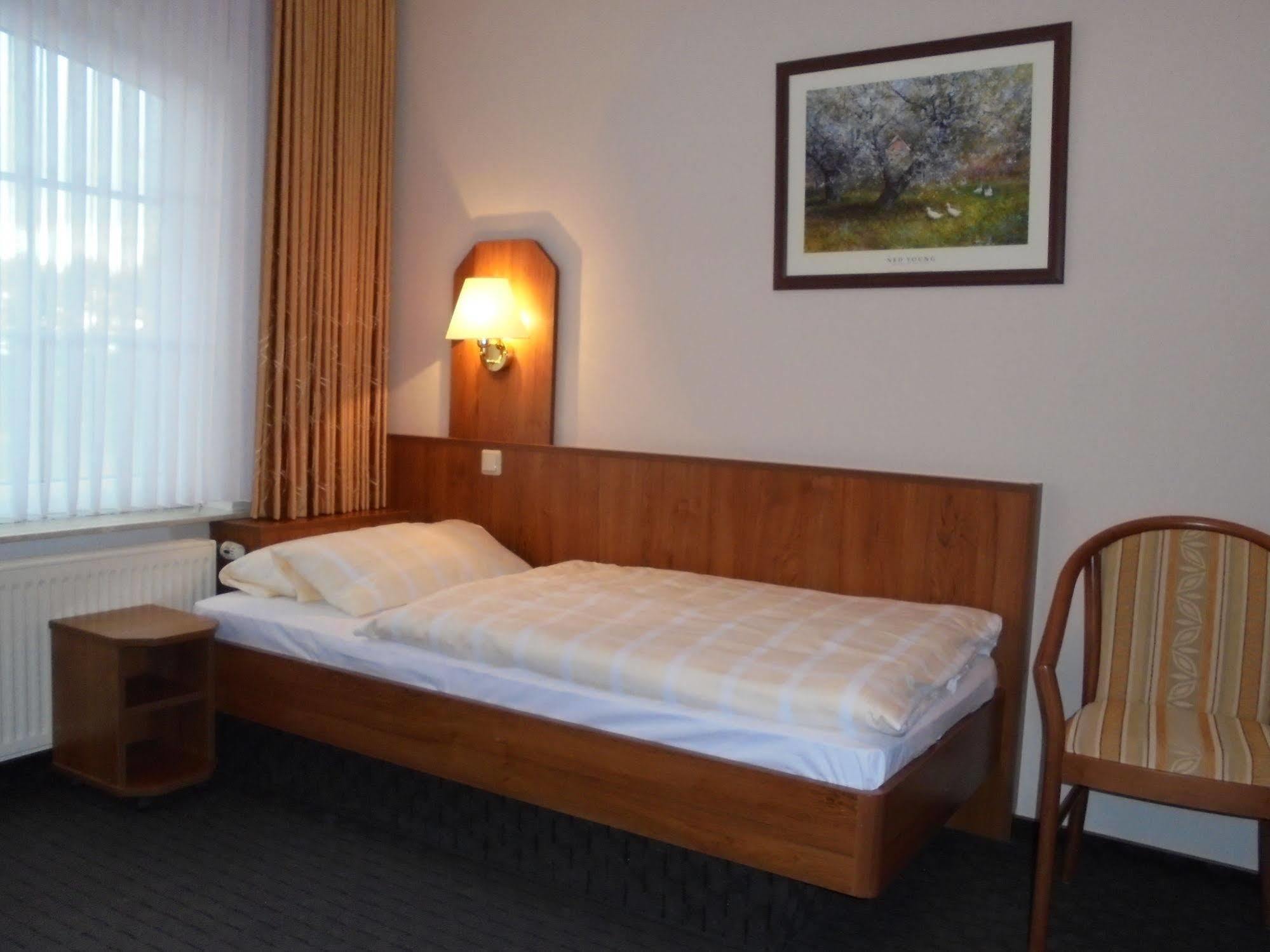 Hotel-Landgasthof Herzog Barssel  Bagian luar foto