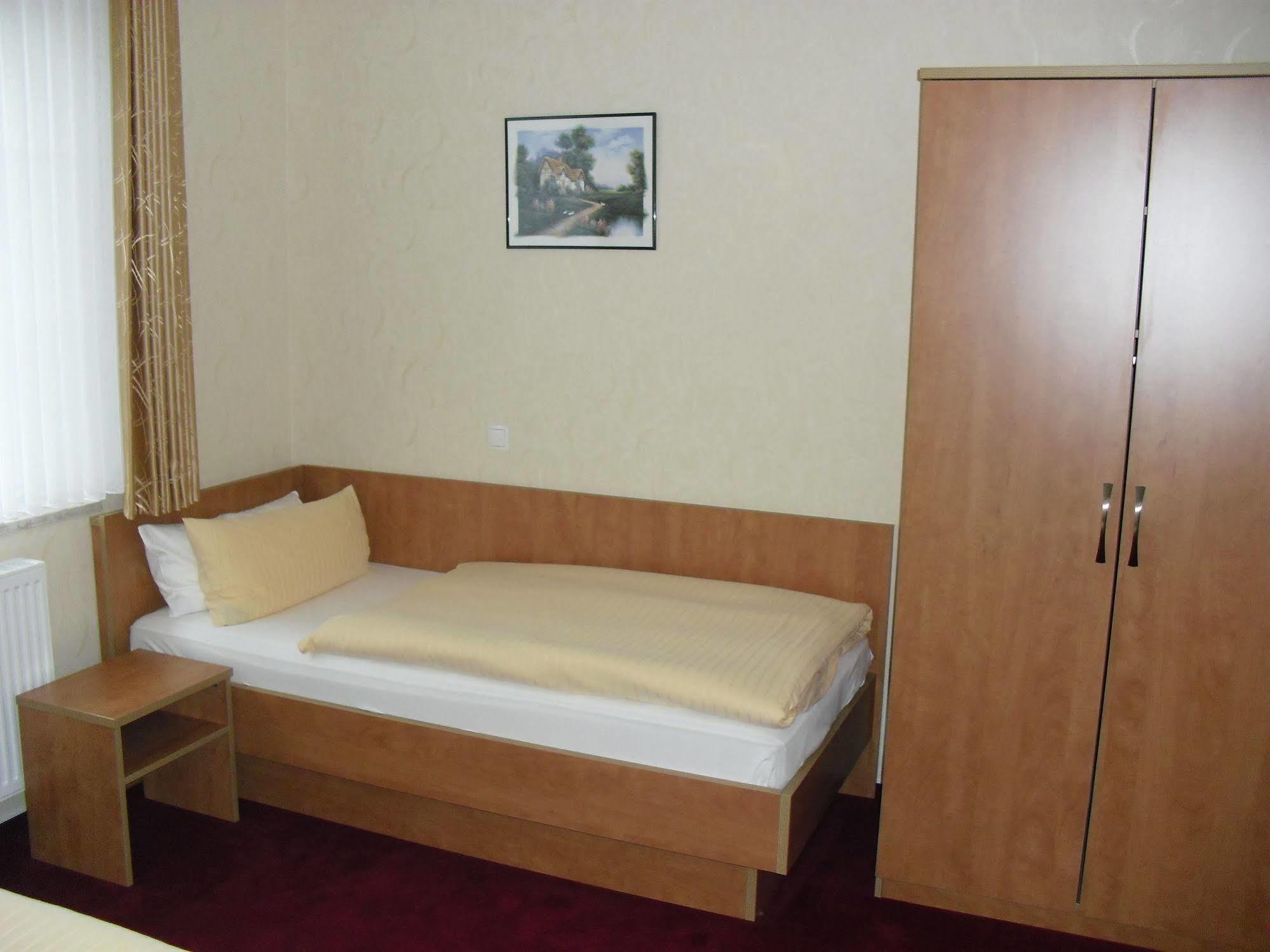 Hotel-Landgasthof Herzog Barssel  Bagian luar foto